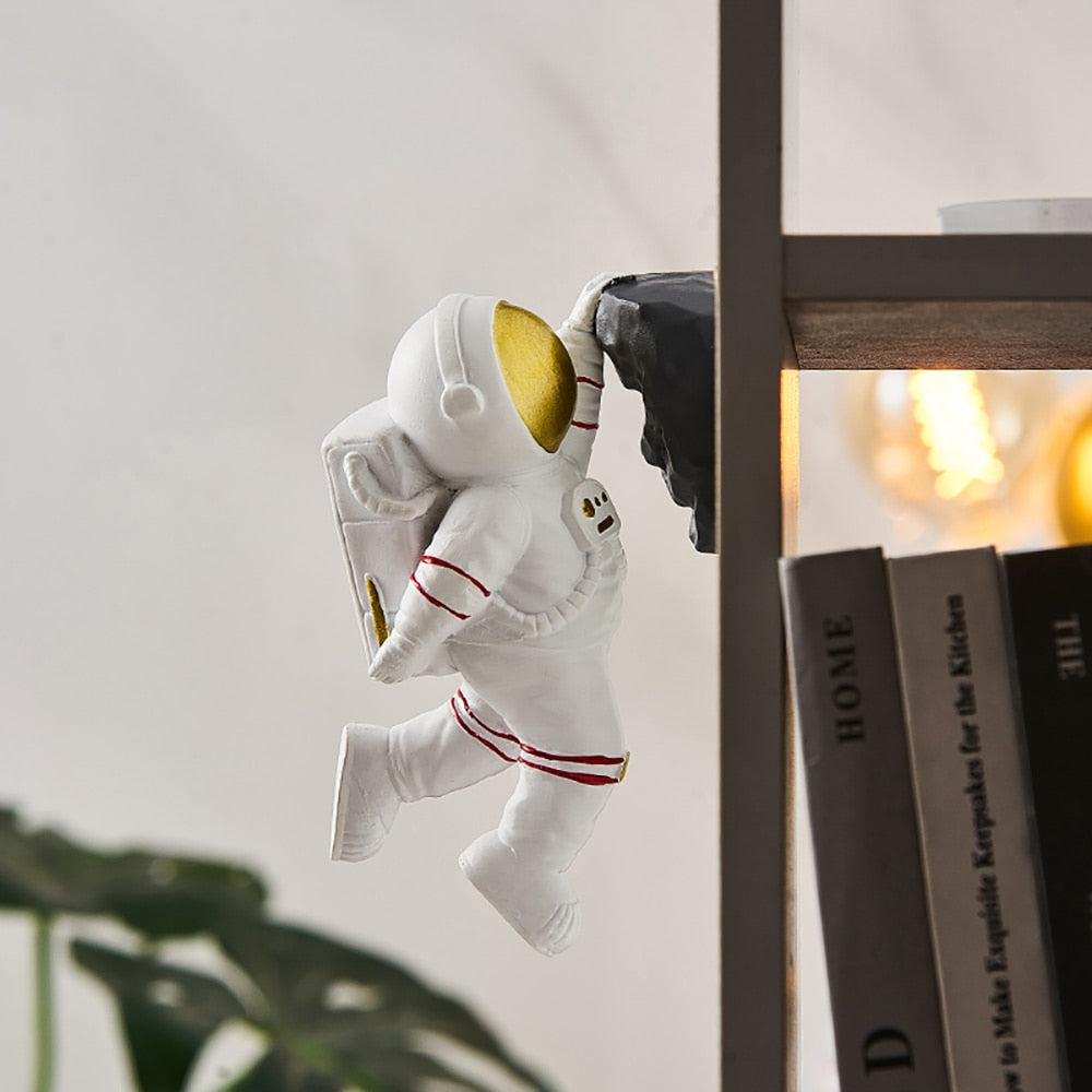 CORX Designs - Climbing Astronaut Wall Statue - Review